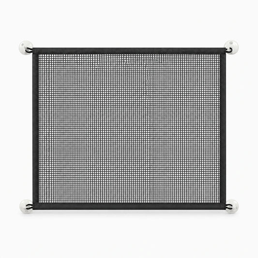 Barrière pour chien escalier avec maille noire fixée sur cadre de porte