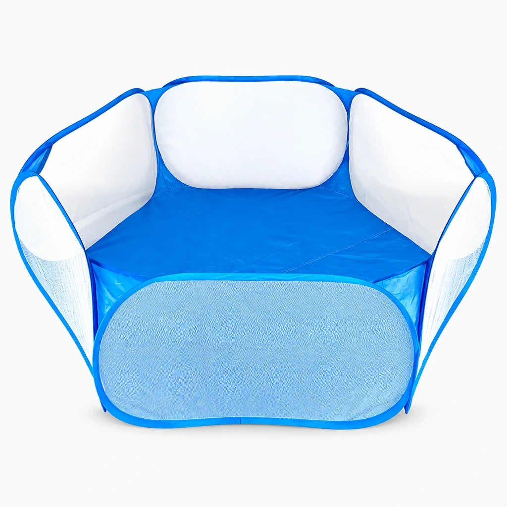 Enclos portable en textile souple replié à plat pour rangement compact et transport facile