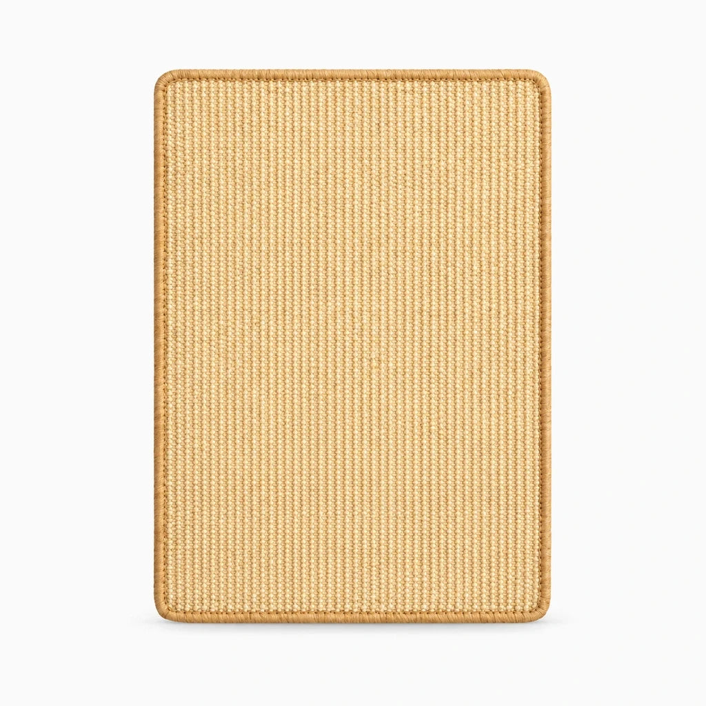 Surface texturée du tapis griffoir pour chat, motif imitant le rotin résistant aux griffades